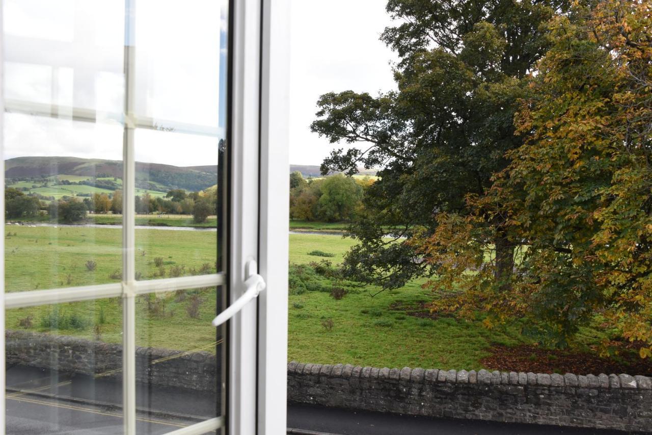 The Llanelwedd Arms Hotel Builth Wells Exteriör bild