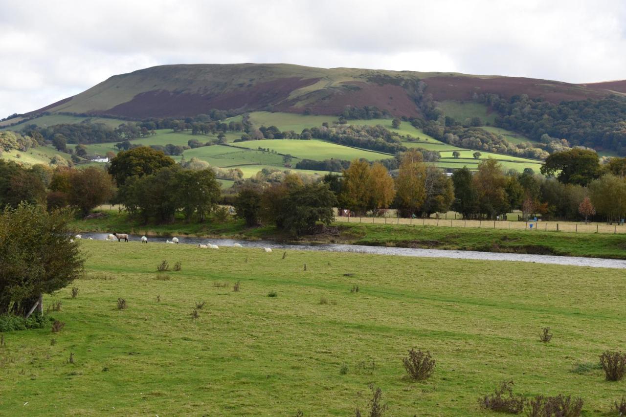 The Llanelwedd Arms Hotel Builth Wells Exteriör bild