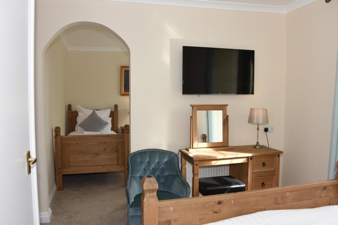 The Llanelwedd Arms Hotel Builth Wells Exteriör bild