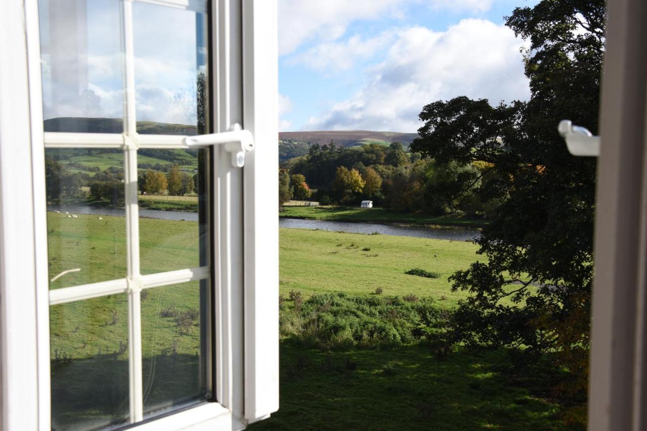 The Llanelwedd Arms Hotel Builth Wells Exteriör bild