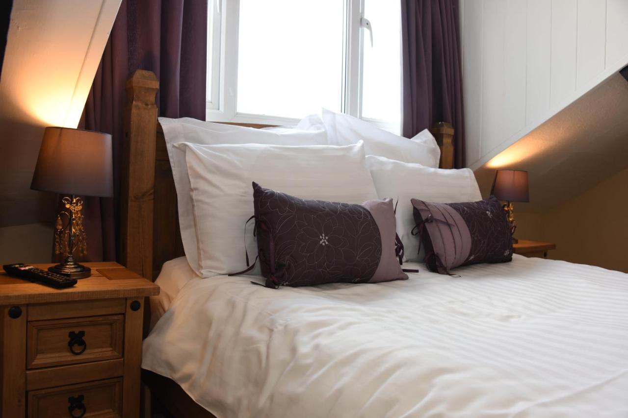 The Llanelwedd Arms Hotel Builth Wells Exteriör bild
