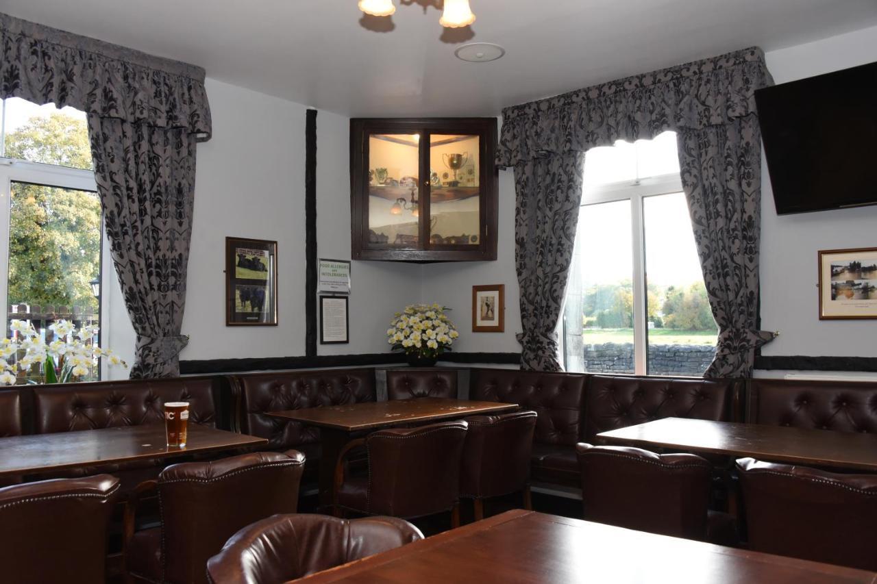 The Llanelwedd Arms Hotel Builth Wells Exteriör bild